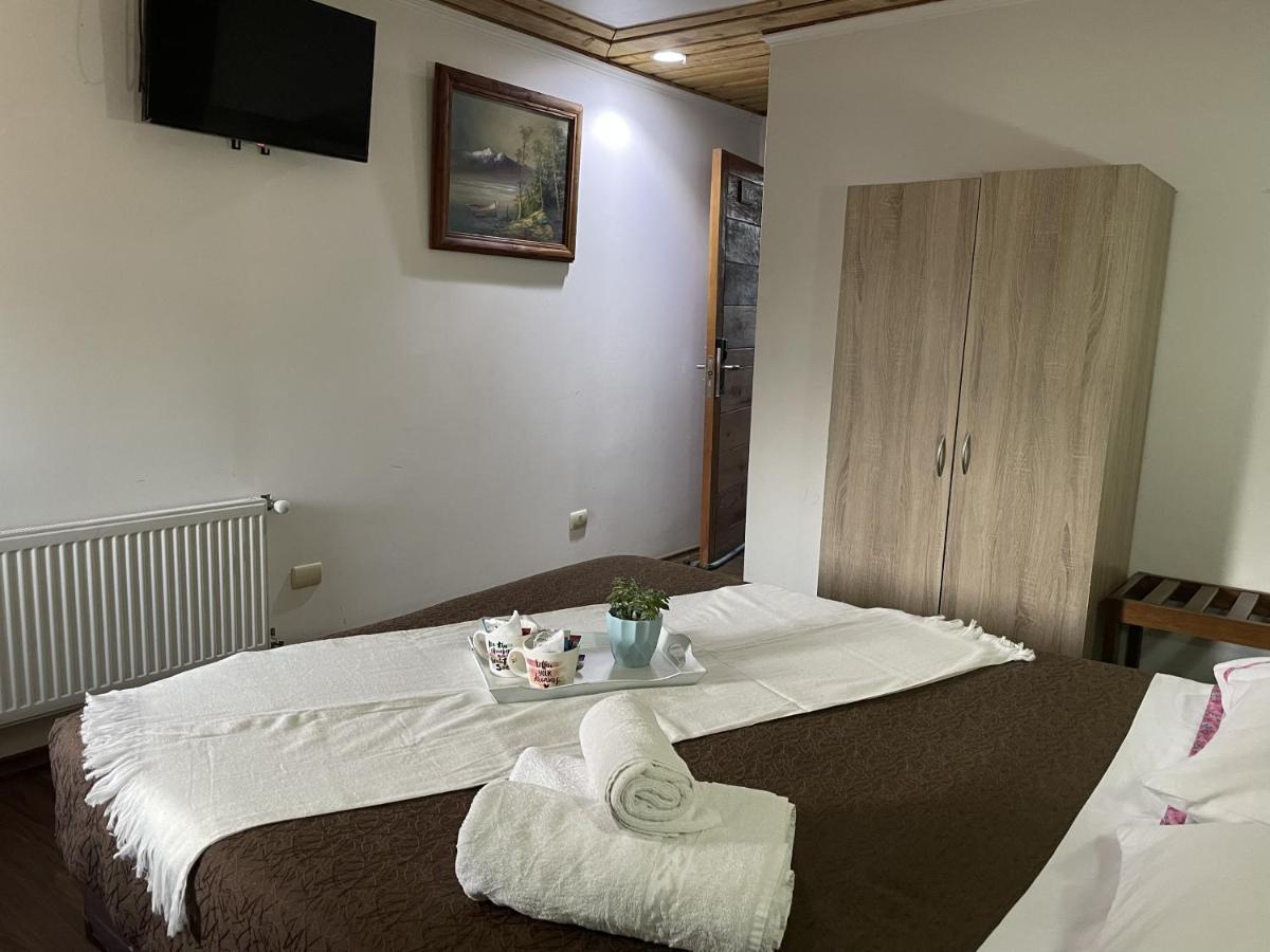 3 Arriendo Habitacion Doble Con Bano Privado De Ex Hotel Puerto Varas Bagian luar foto